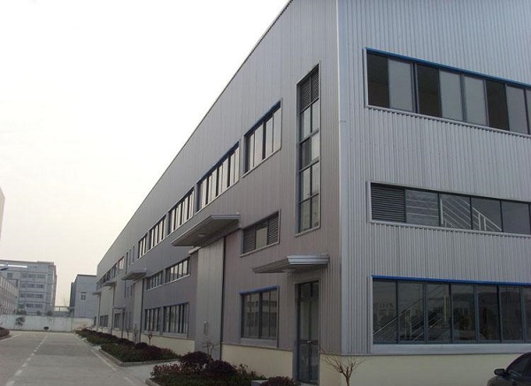 鋼結構廠房施工遇到特殊天氣，這4個問題要注意